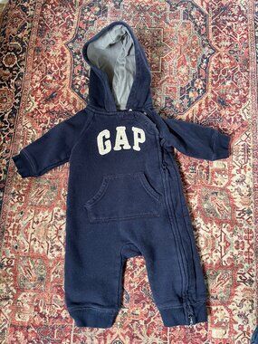 babyGap Navy Blue Arch Logo Hooded Fleece Romper One Piece Onepiece 3-6 Months